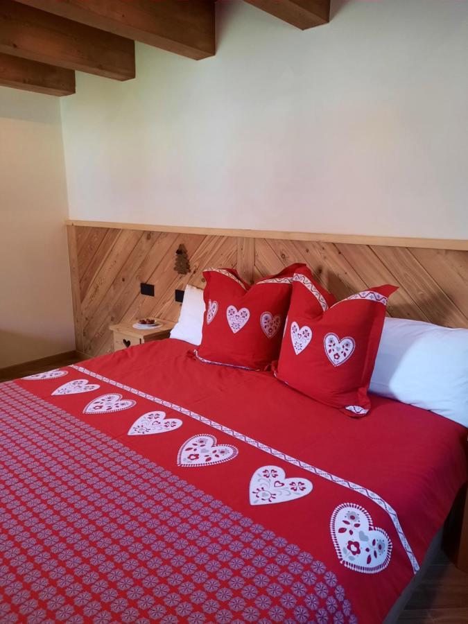 غريسوني سان جان B&B Lorelei الغرفة الصورة